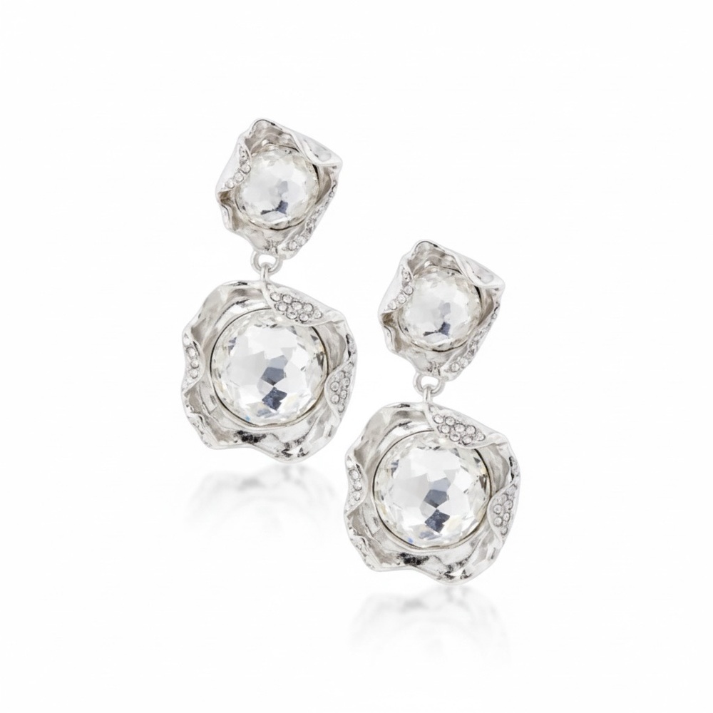 Oscar de la Renta Crystal
nest Earrings